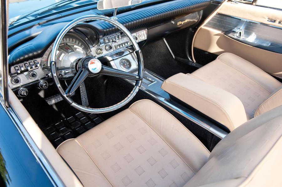Интерьер Chrysler 300G Convertible (RC4/P 845) 1961 года  (фото 42 из 85)